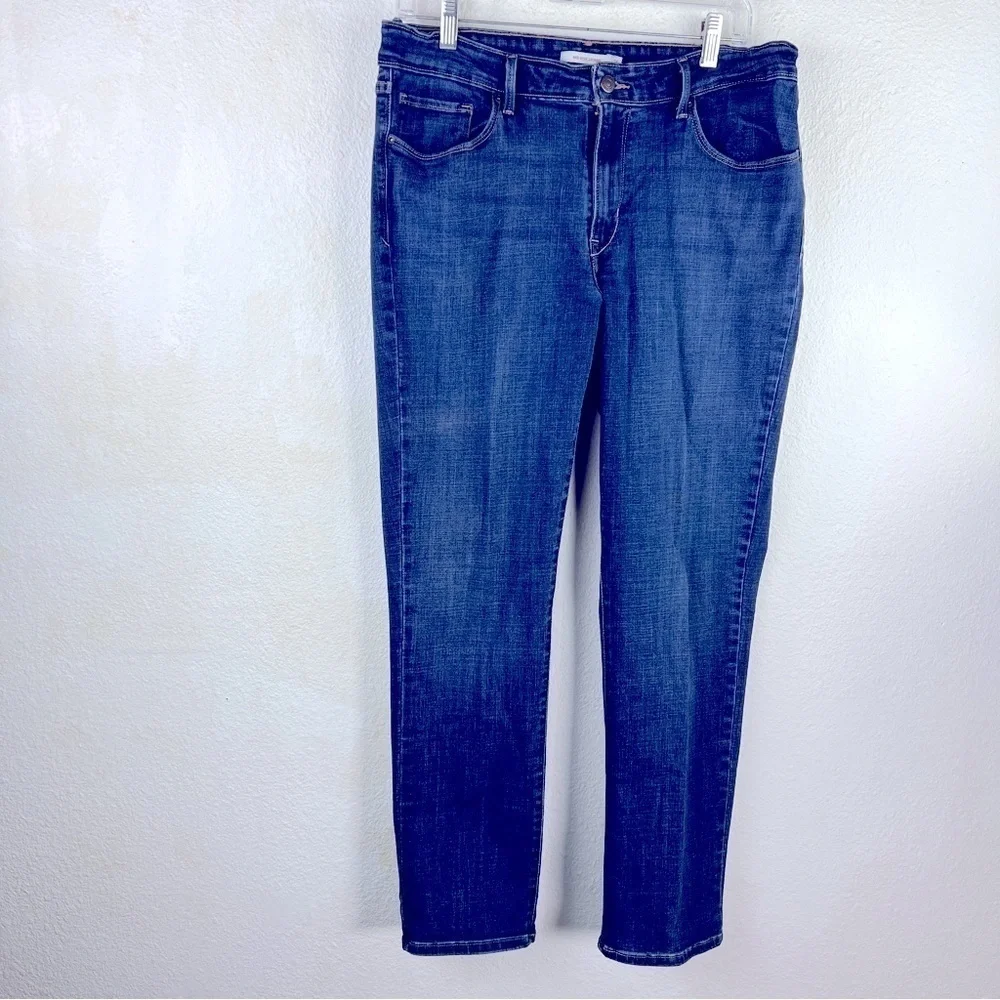 LEVI’S MID-RISE SKINNY JEANS. Size 16S. Stretch. 17” Waist 10” Rise 30” Inseam